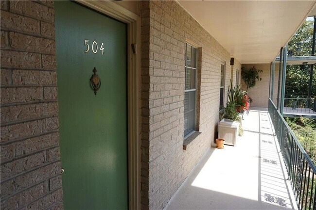 2720 Whitney Pl Unit 504