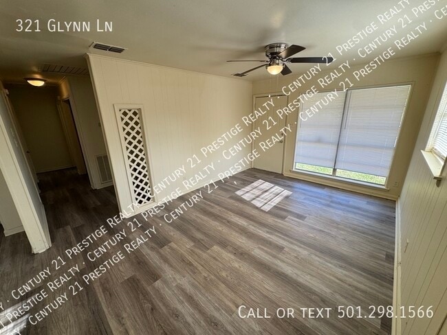 Photo - 321 Glynn Ln