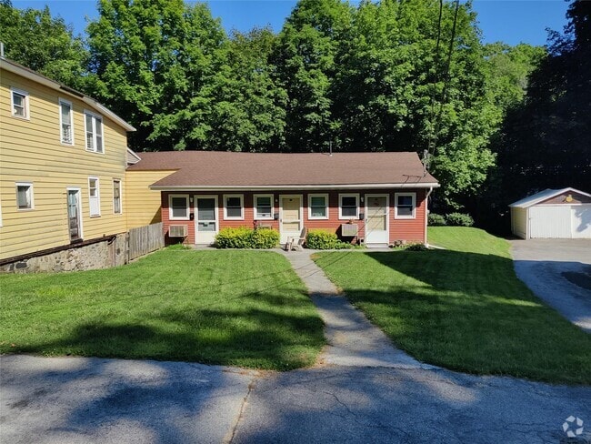 Building Photo - 28 Vineyard Ave Unit 28A Rental