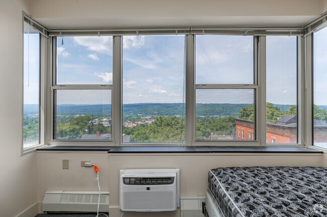 3BR, 1BA - 840SF - Bedroom