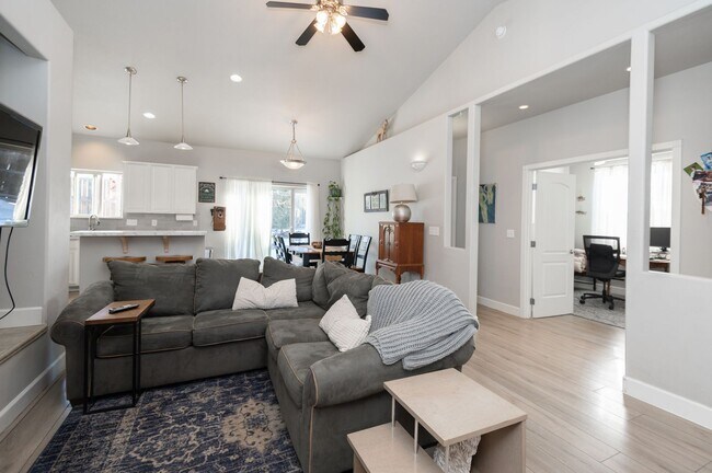 Photo - Charming 3-Bedroom Home in a NE Bend