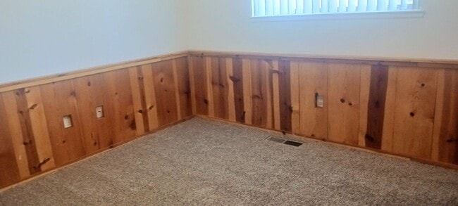 Photo - Three Bedroom w/ Fireplace and large back yard!