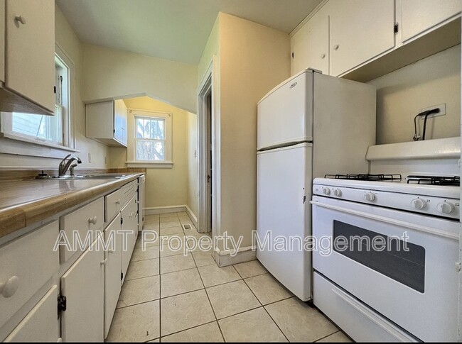 Photo - 421 19th St NE