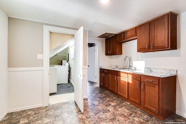 Photo - 1350 Manitowoc Rd Unit 1350 1/2 Manitowoc Rd.