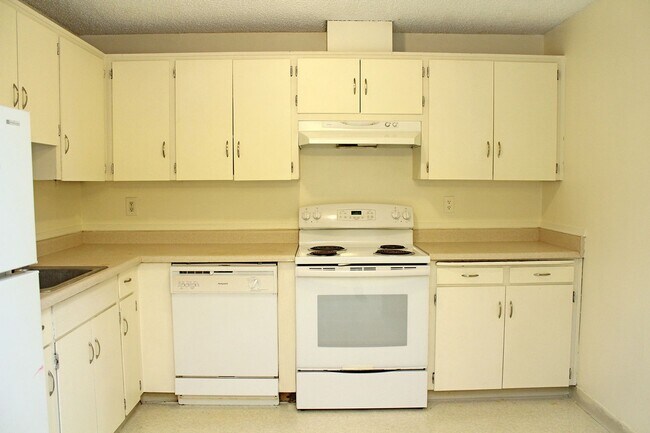 Photo - 13323-13325 Clairmont Way Unit 13323