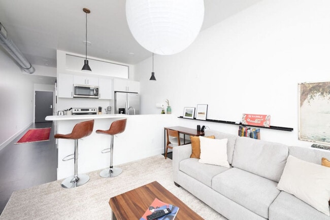 Photo - 550 W Juneau Ave Unit ID1379002P