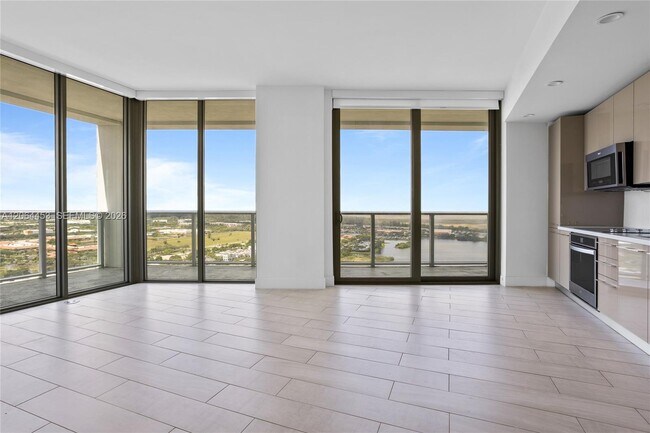 Photo - 2000 Metropica Wy Unit 2504