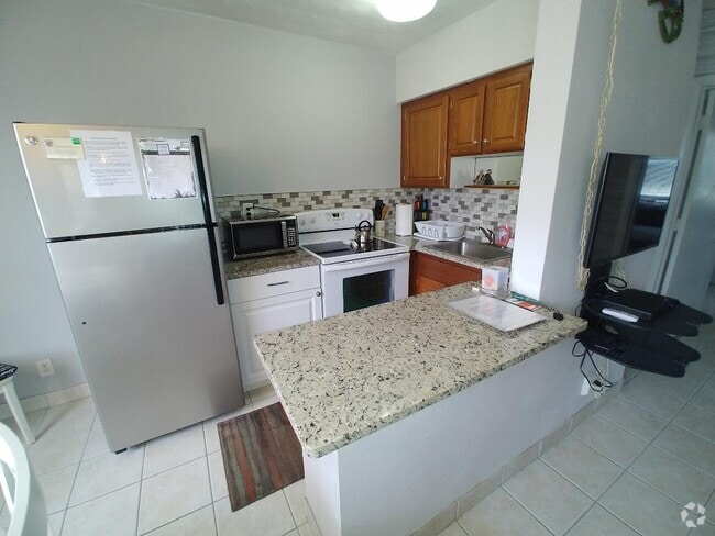 Building Photo - 120 NE 20th Ave Unit #2 Rental