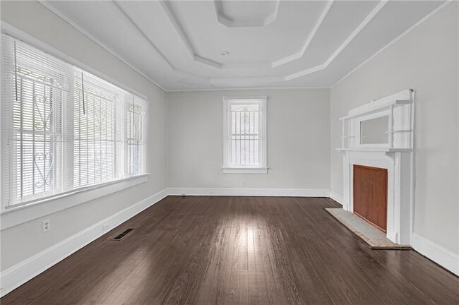 Photo - 660 Queen St SW