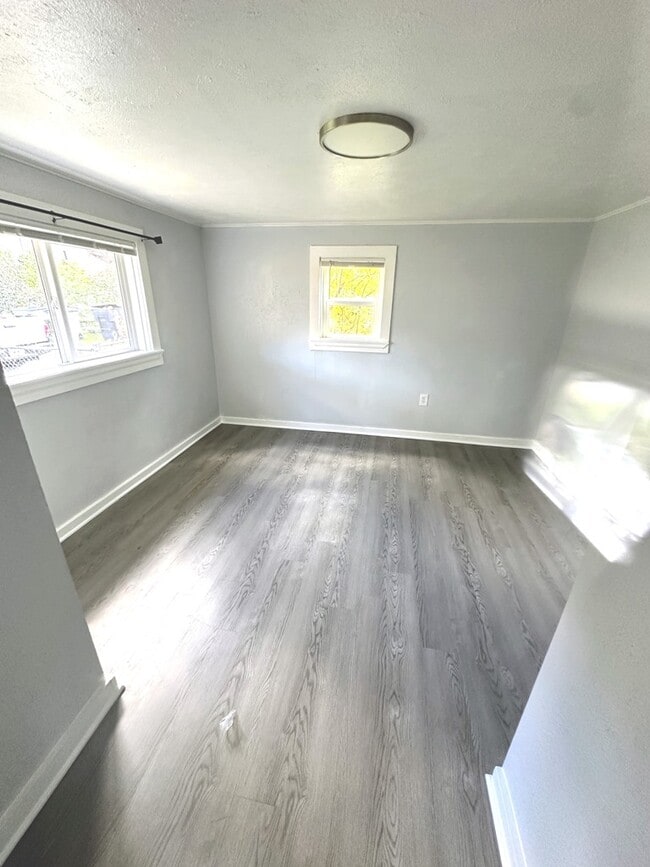 Photo - 833 1/2 Bross Street