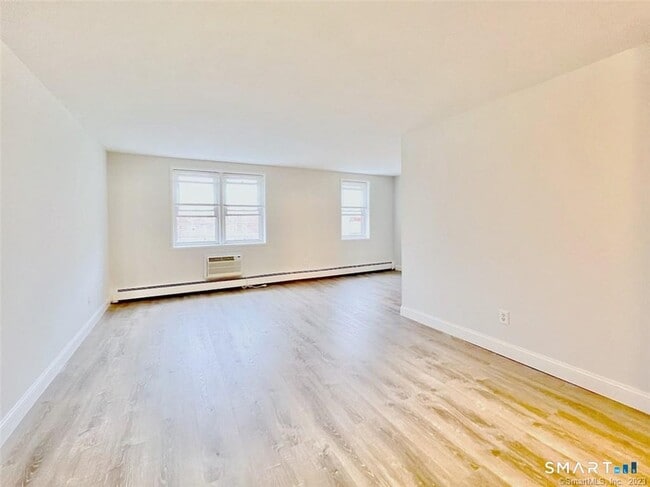 Photo - 140 Grove St