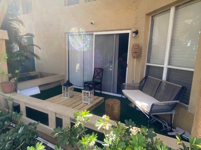 Photo - 4863 Via Palm Lakes