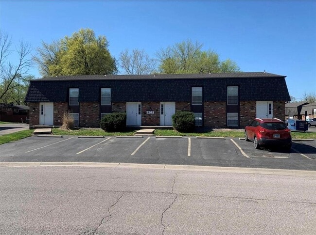 Building Photo - 601 White Oak Dr Rental