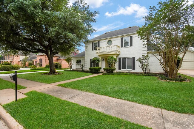1002 Meadowlark Ln