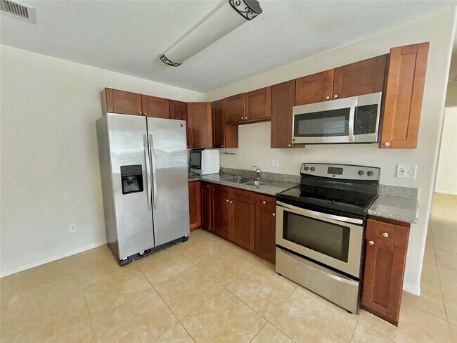 Photo - 3807 Putnam Dr
