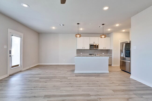 Photo - 253 Fieldwood Dr Unit C