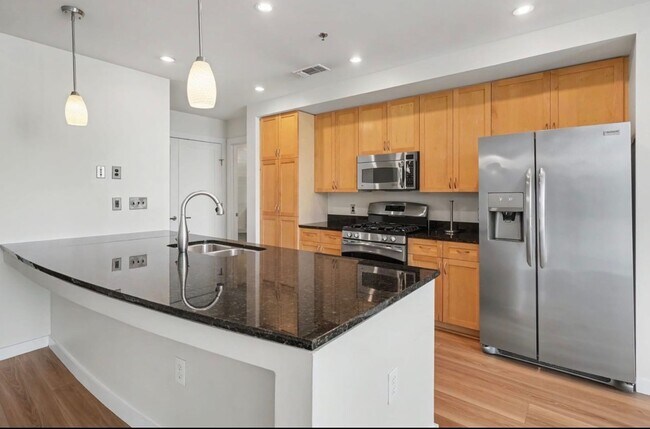 Photo - 900 20th Ave S