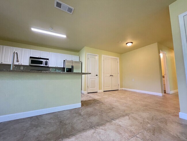 Photo - 3 bedroom Duplex by the Lake