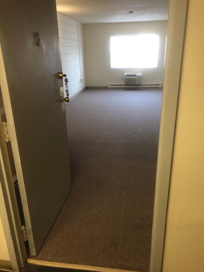 141 Amesbury St Apartments Lawrence, MA