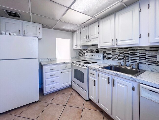 605 SW 75th St
