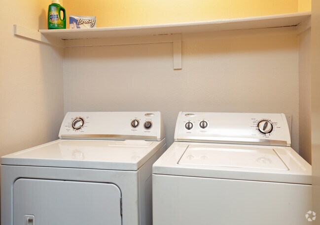 1BR, 1BA / 750SF