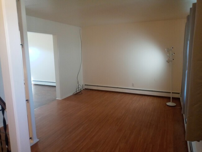 390 S Wagon Wheel Dr