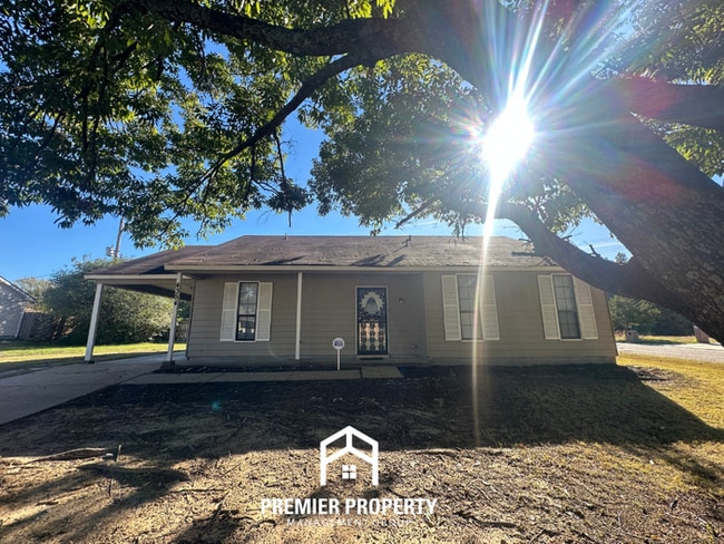 Building Photo - 4354 Clarke Rd