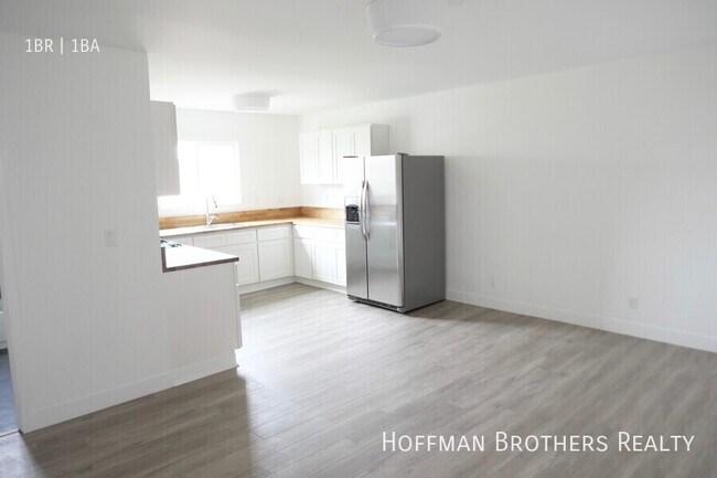 Photo - 925 1/2 W 41st Dr Unidad A