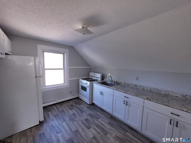 232 Greenwood Ave