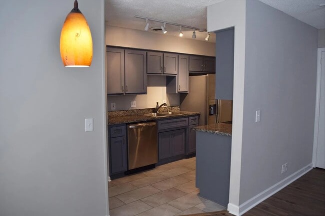 Photo - 945-953 Bresslyn Rd