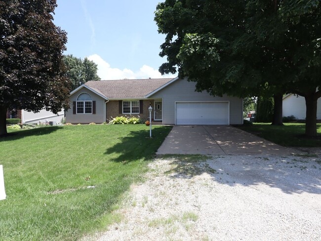 Building Photo - 309 Arbor Vitae Dr