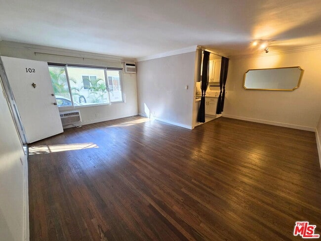 Photo - 7621 Hampton Ave Unidad 102