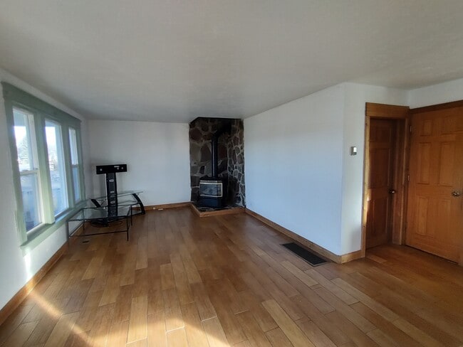 Photo - 20460 N Main St