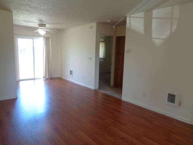 Photo - 175 W A St