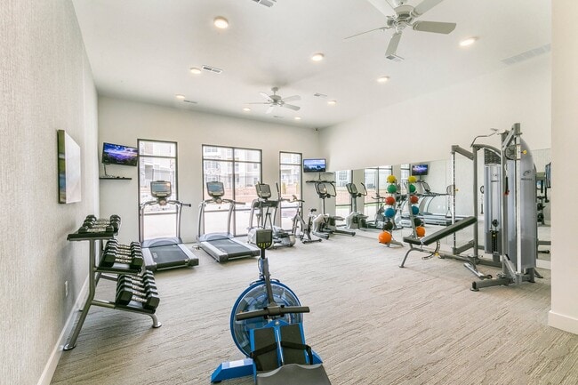 24 hr Fitness Center & Cardio Room