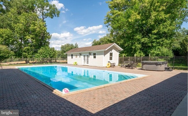 Photo - 10805 S Glen Rd