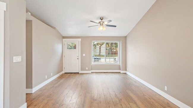 Photo - 2911 W Pleasanton Ave