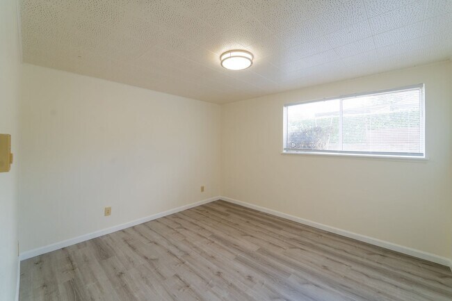 10804-10810 Davisson Road SW
