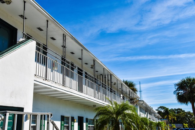 Louisiana Apartments