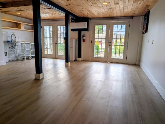 Photo - 306 Davis St