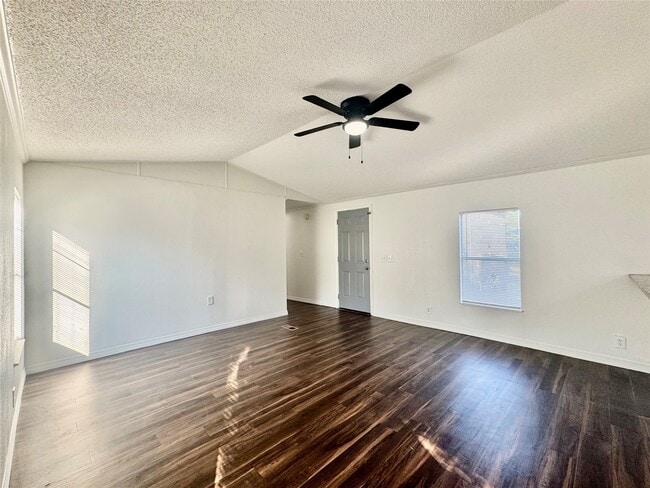 Photo - 1007 Spooner St