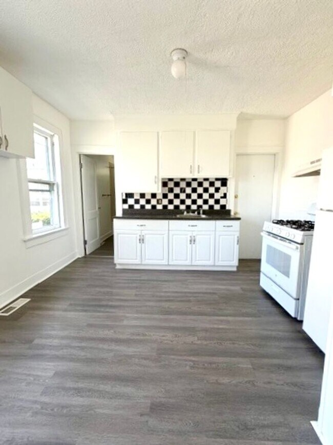 Photo - 119-121 Hobart Street Unit 1st Floor North