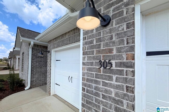 Photo - 305 Susan Lynn Dr