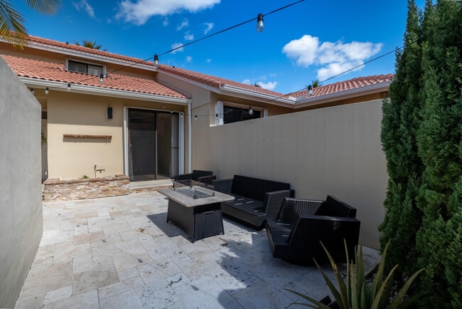 Photo - 216 Old Meadow Way