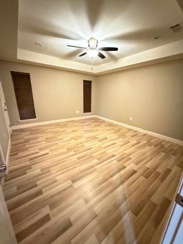 Photo - 14443 Bywood Ave