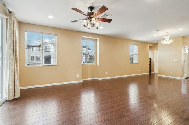 Photo - 5807 Via Lugano