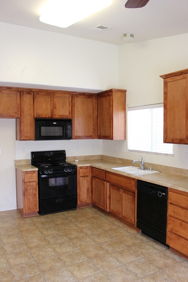 Photo - 208 Agile Way