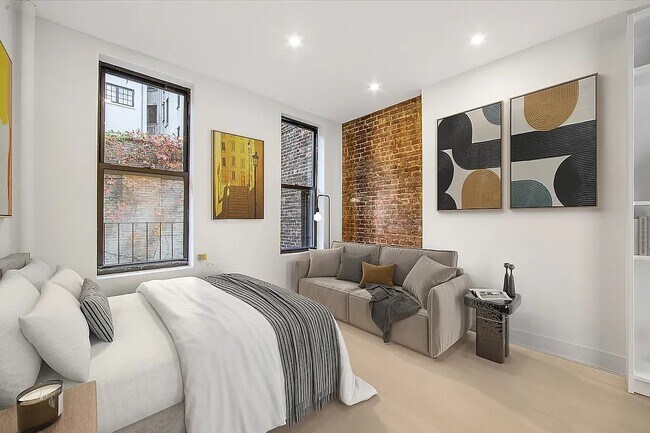 Photo - 51 W 8th St Unit 4