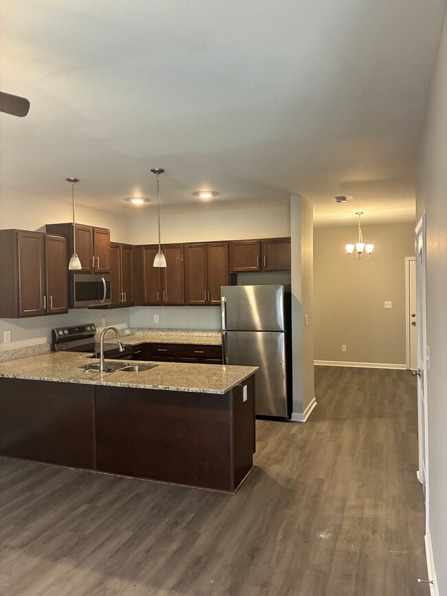 Photo - 767 Monroe St