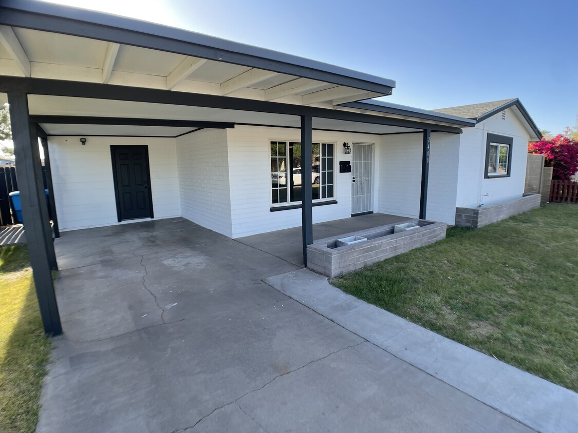 Photo - 2408 N 37th St (Phoenix, AZ)